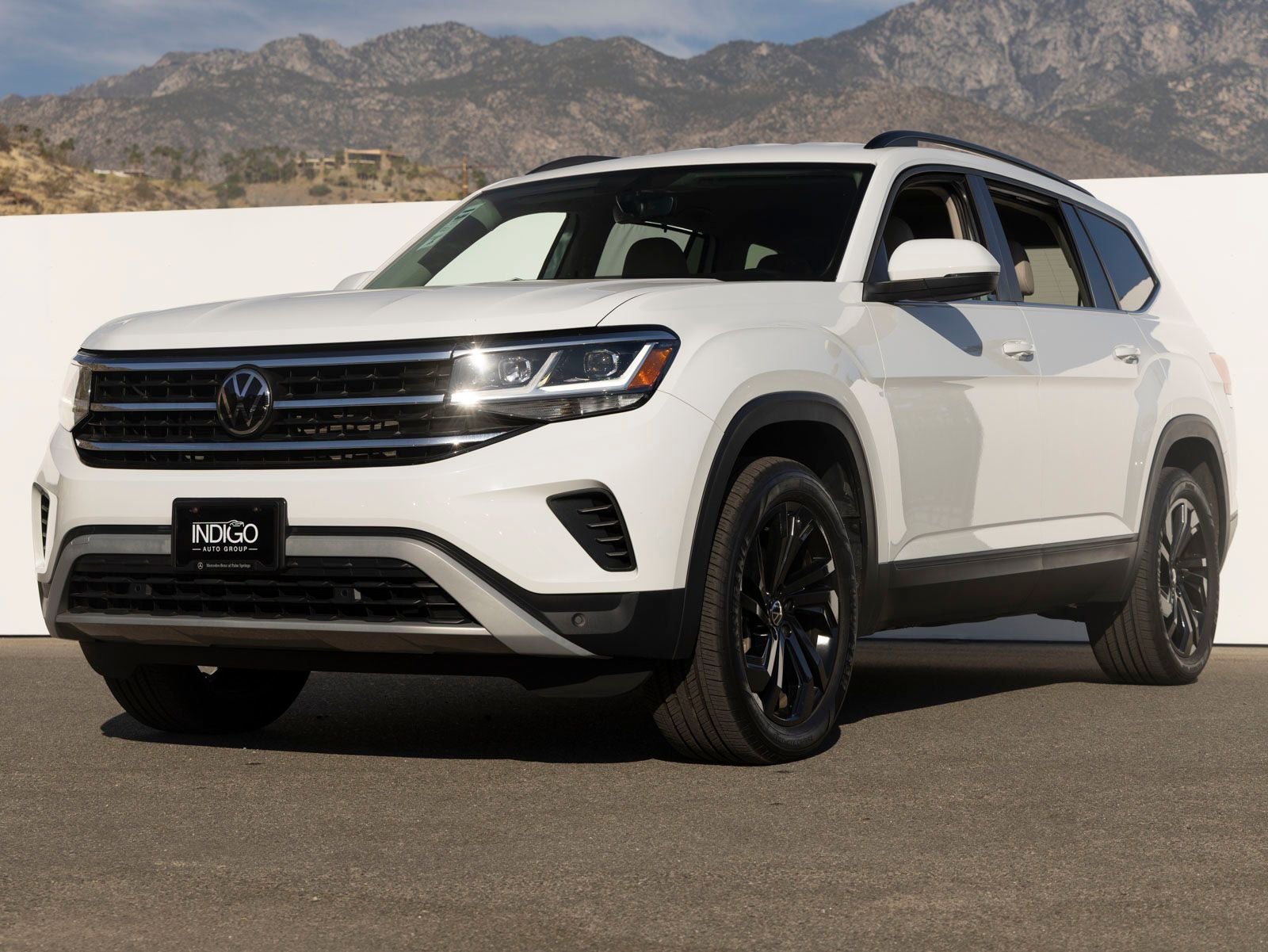2023 Volkswagen Atlas 3.6L SE w/Tech 4MOTION's photo