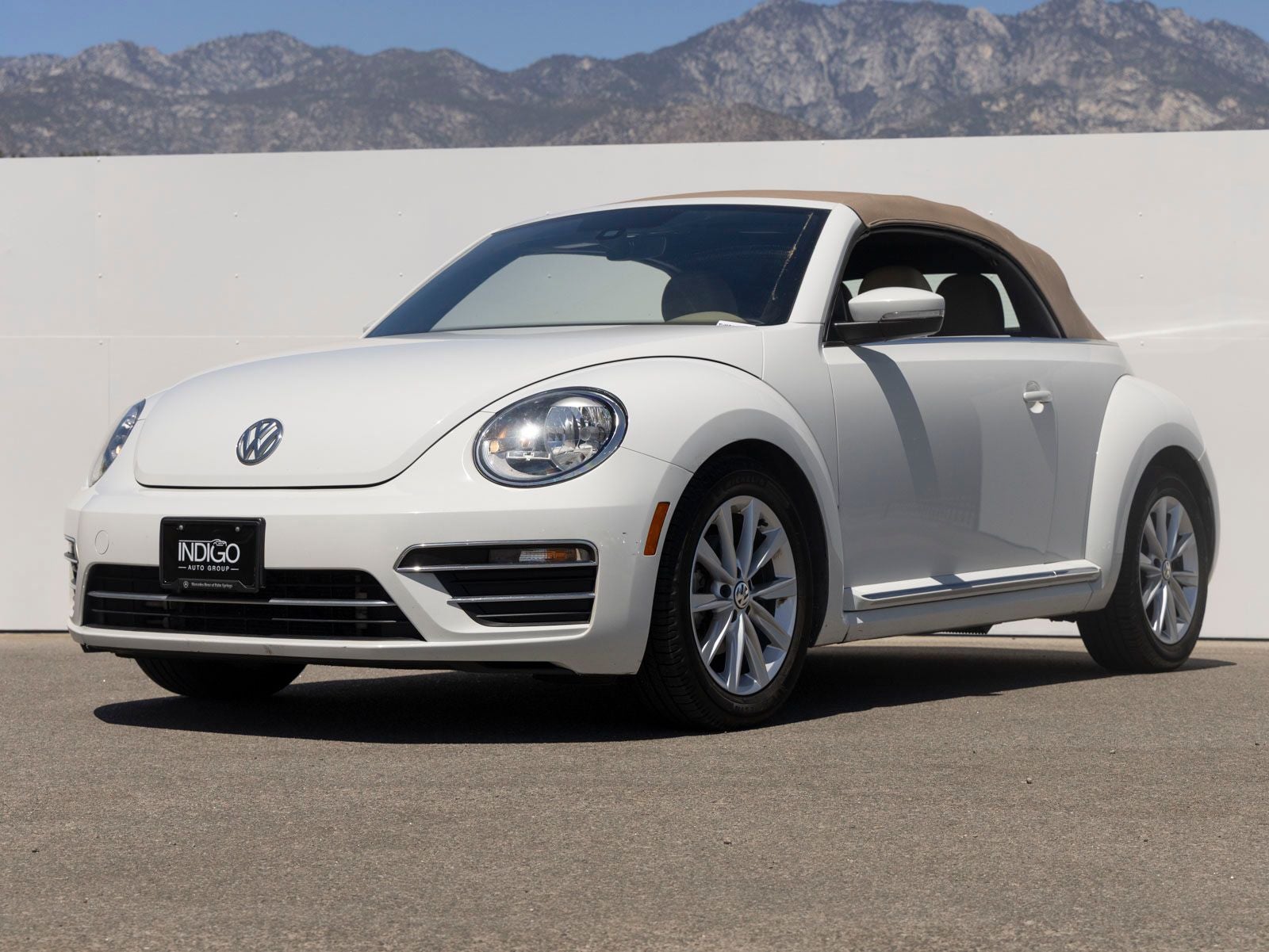 2019 Volkswagen Beetle 2.0T SE Convertible Auto's photo