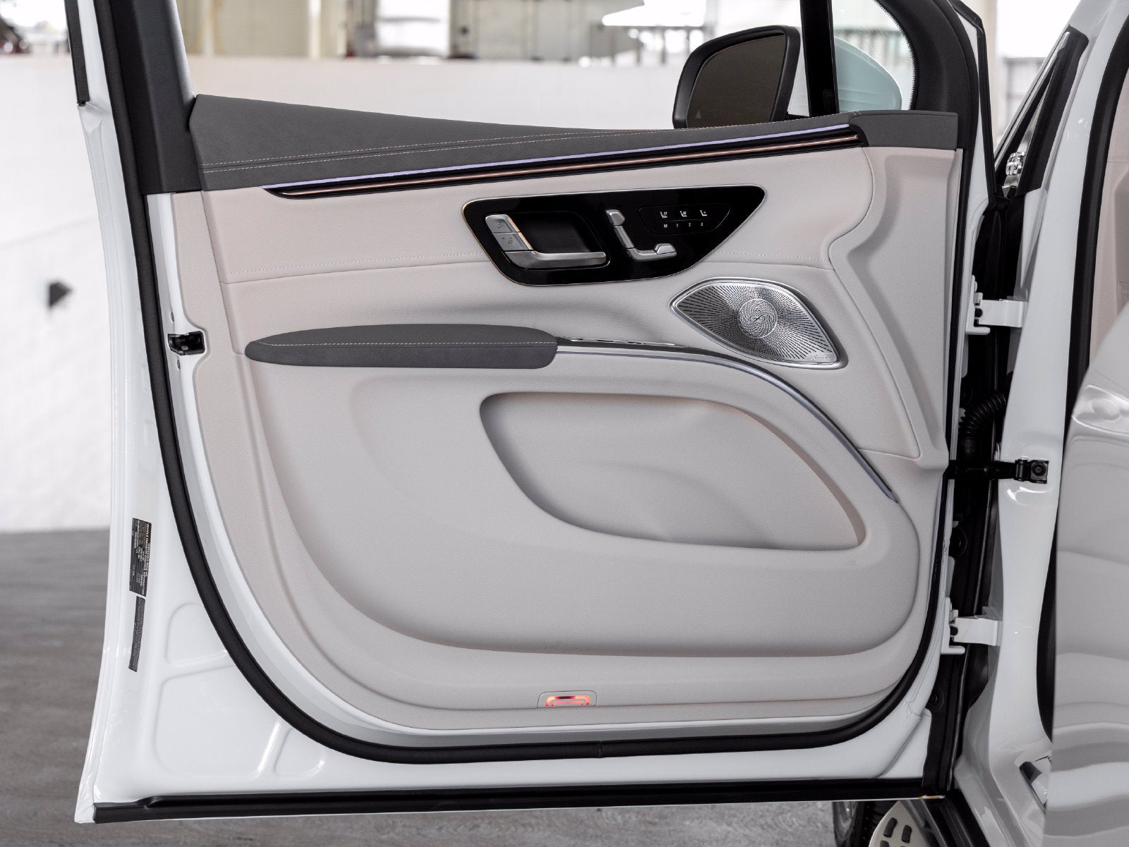 2027 Mercedes-Benz EQS 400 4MATIC®