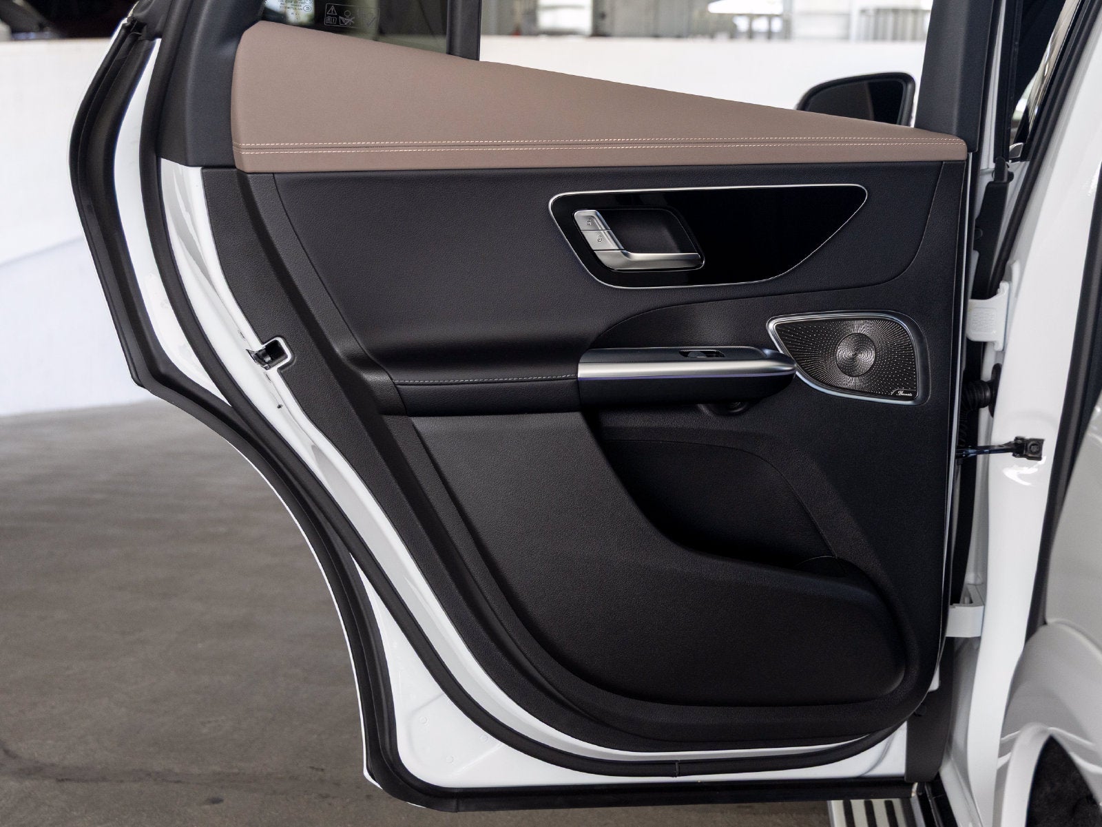 2027 Mercedes-Benz EQE 320+ SUV