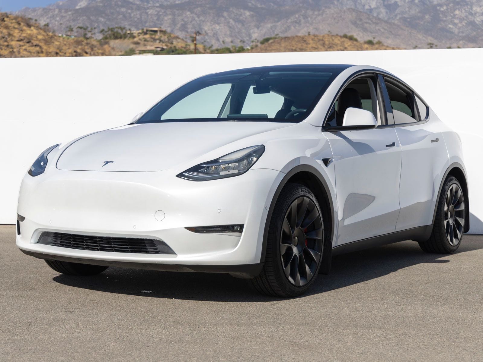 Used 2021 Tesla Model Y Long Range with VIN 5YJYGDEE8MF280252 for sale in Palm Springs, CA
