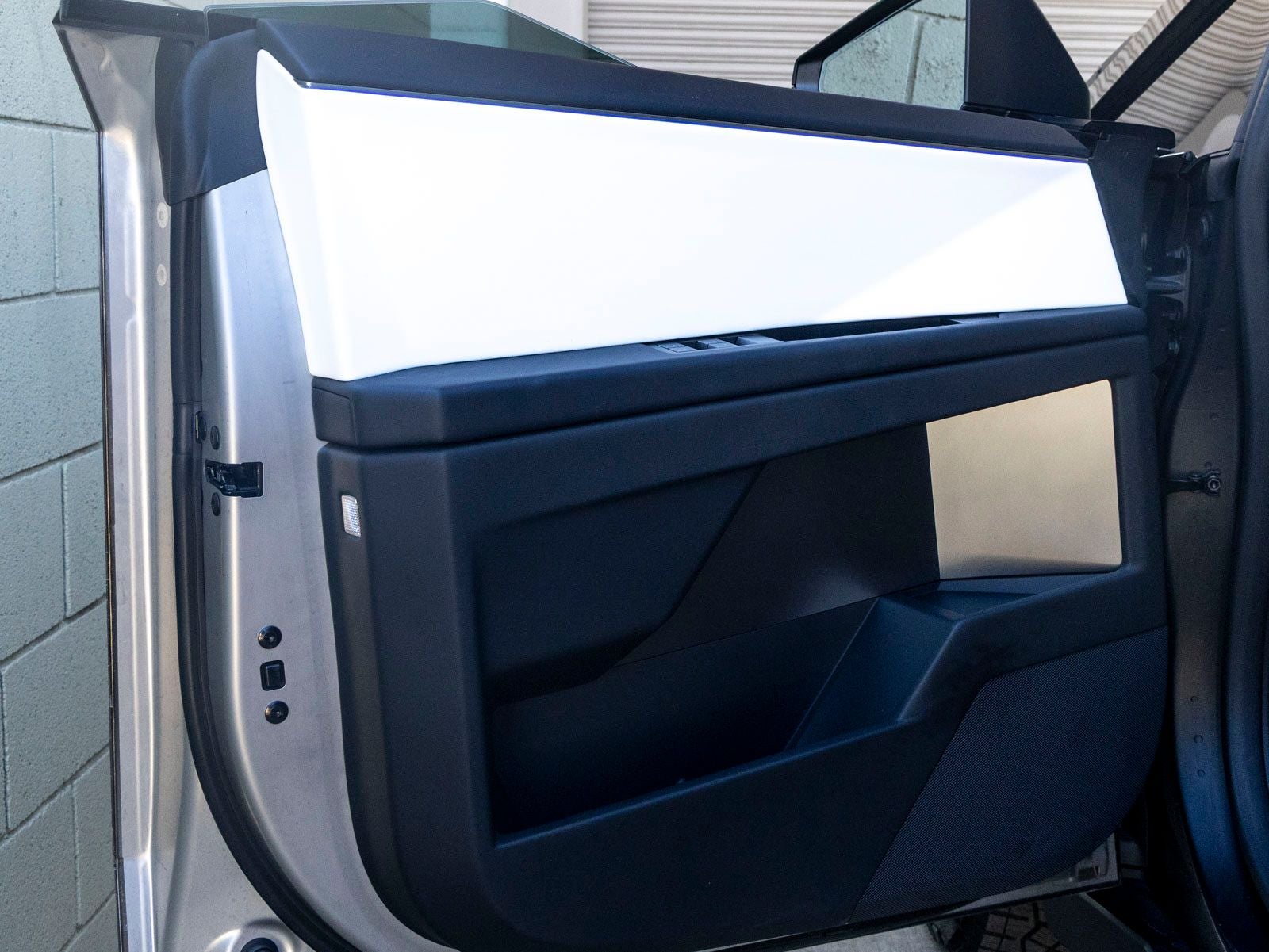 2024 Tesla Cybertruck Cyberbeast