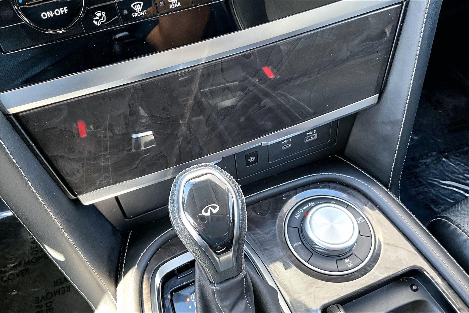 2024 INFINITI QX80 LUXE