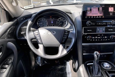 2024 INFINITI QX80 LUXE