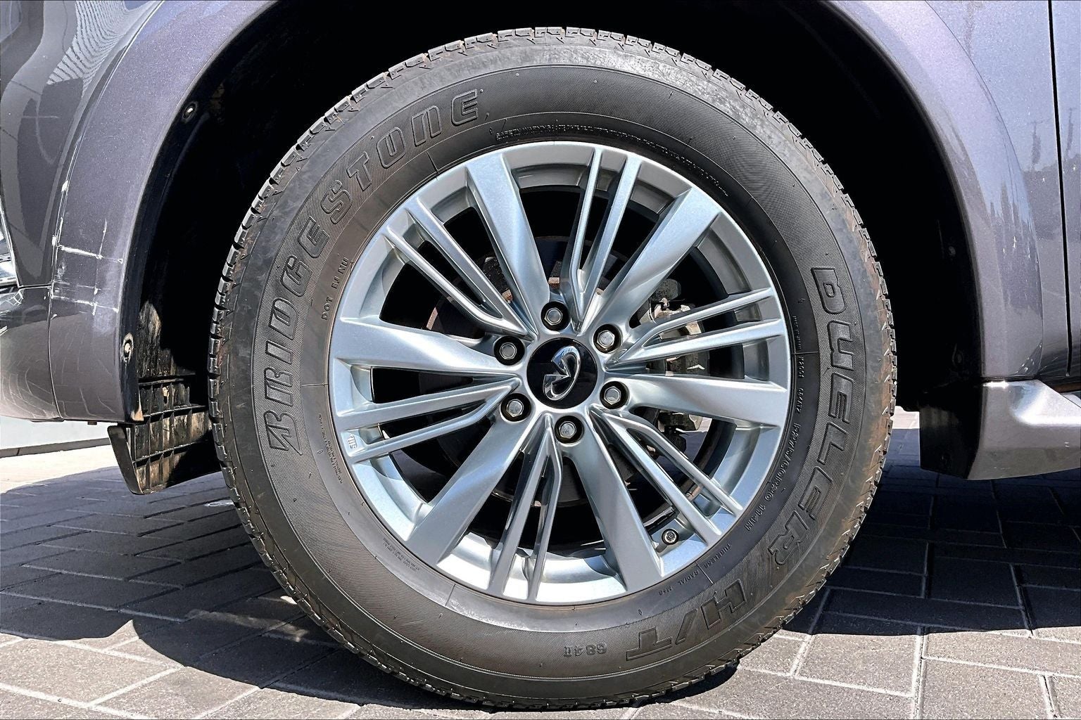 2024 INFINITI QX80 LUXE