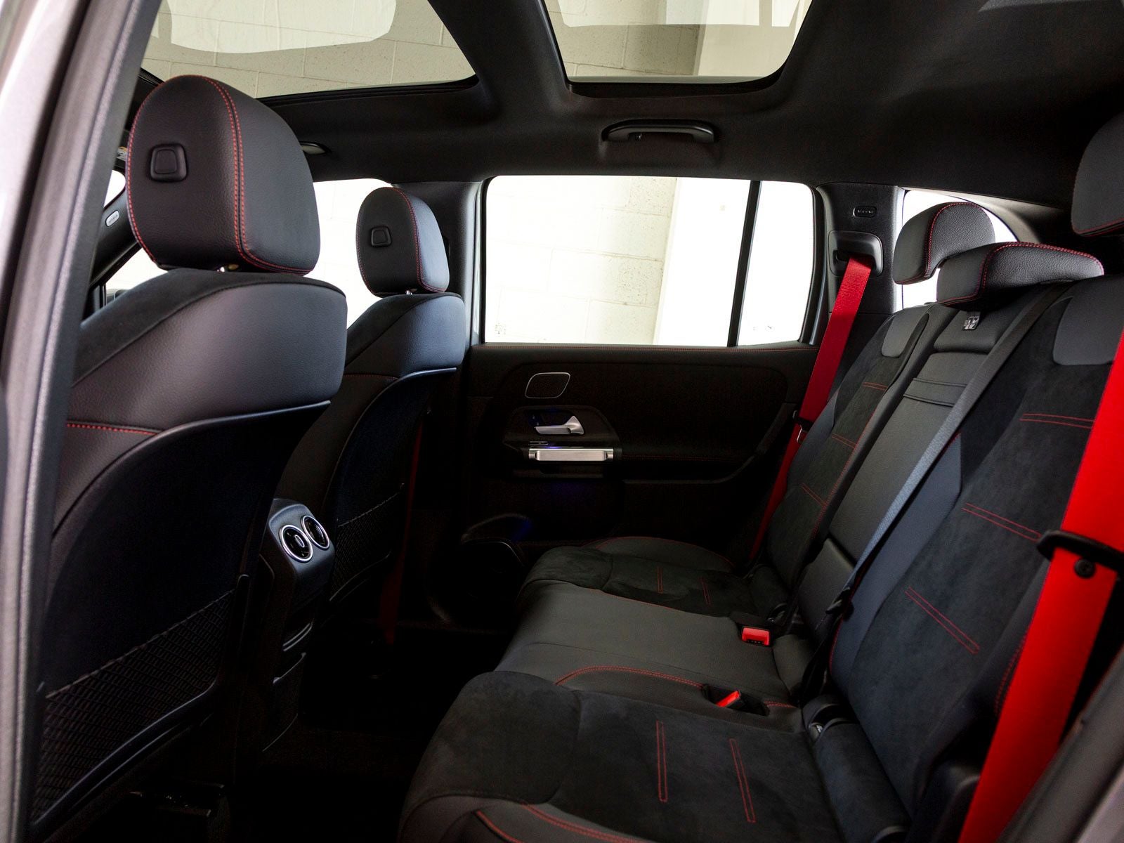 2025 Mercedes-Benz GLB GLB 35 AMG® 4MATIC®