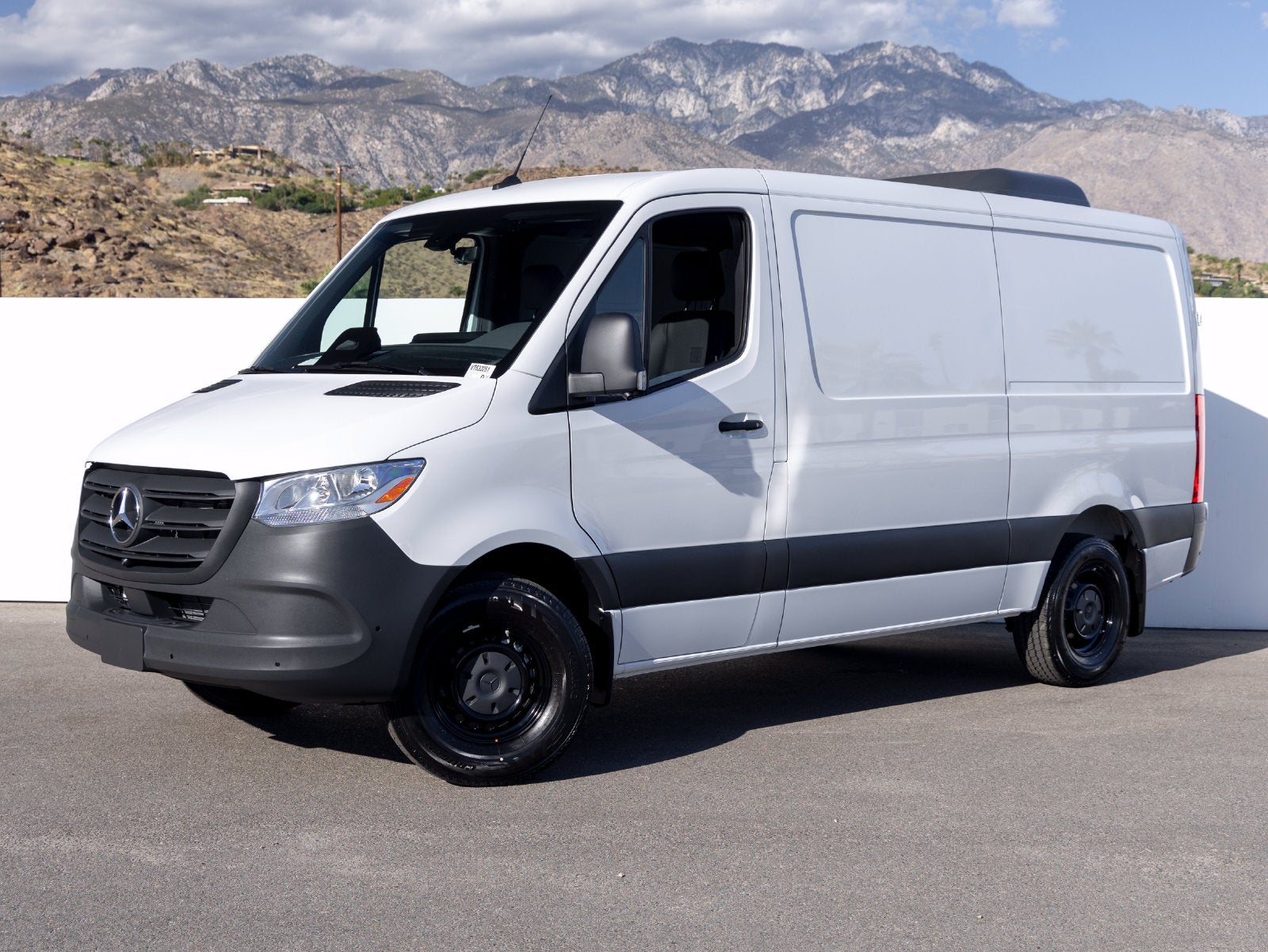 2027 Mercedes-Benz Sprinter 2500 Cargo 144 WB