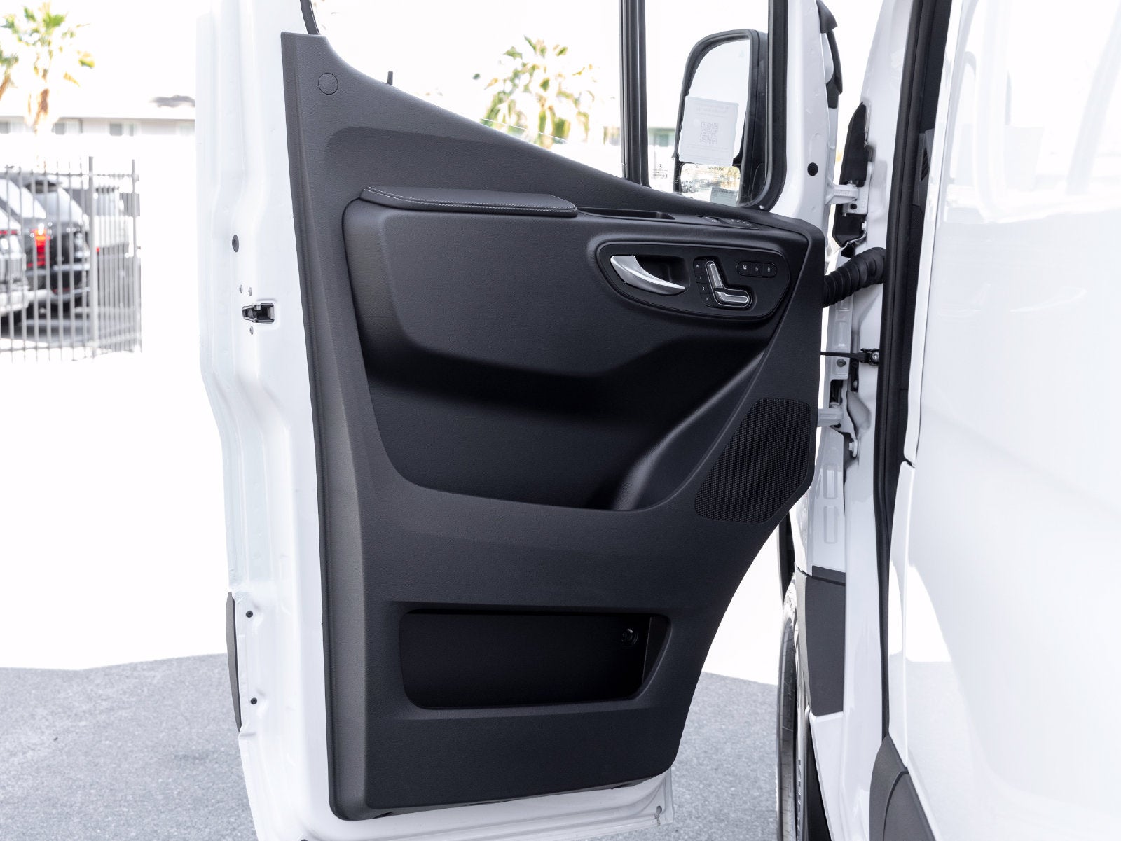 2027 Mercedes-Benz Sprinter 2500 Cargo 144 WB