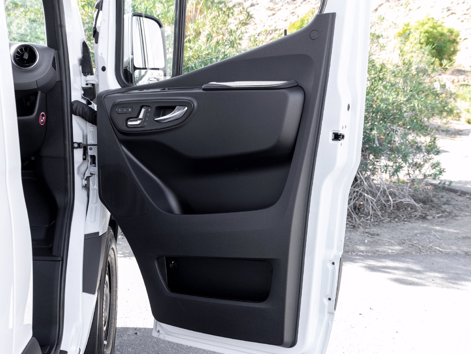2027 Mercedes-Benz Sprinter 2500 Cargo 144 WB