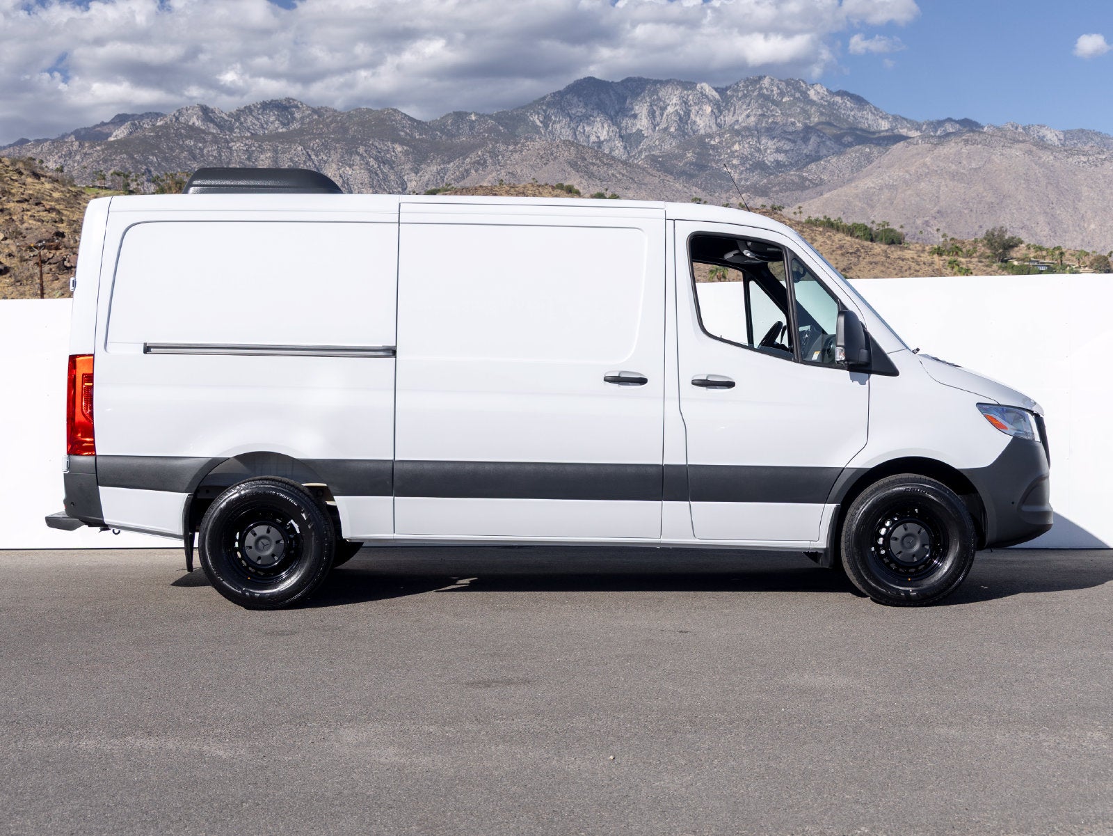 2027 Mercedes-Benz Sprinter 2500 Cargo 144 WB