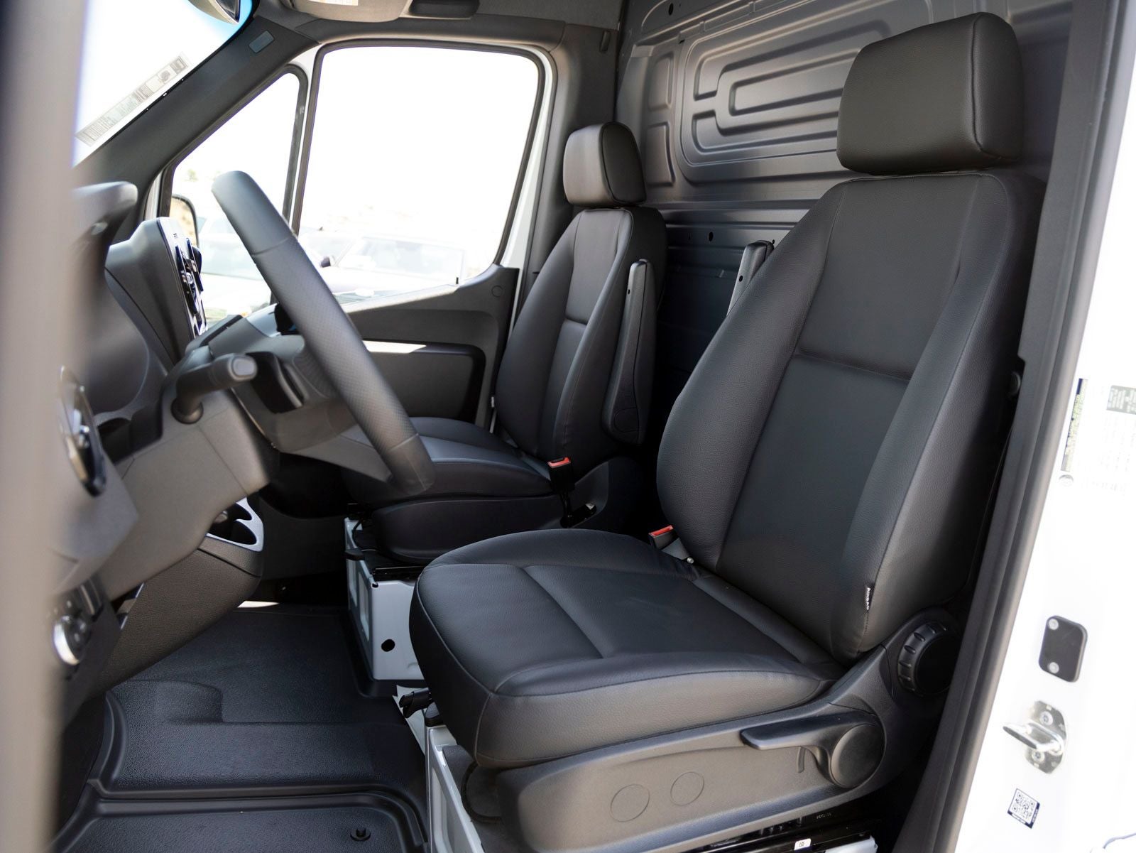 2025 Mercedes-Benz Sprinter 2500 Cargo 144 WB