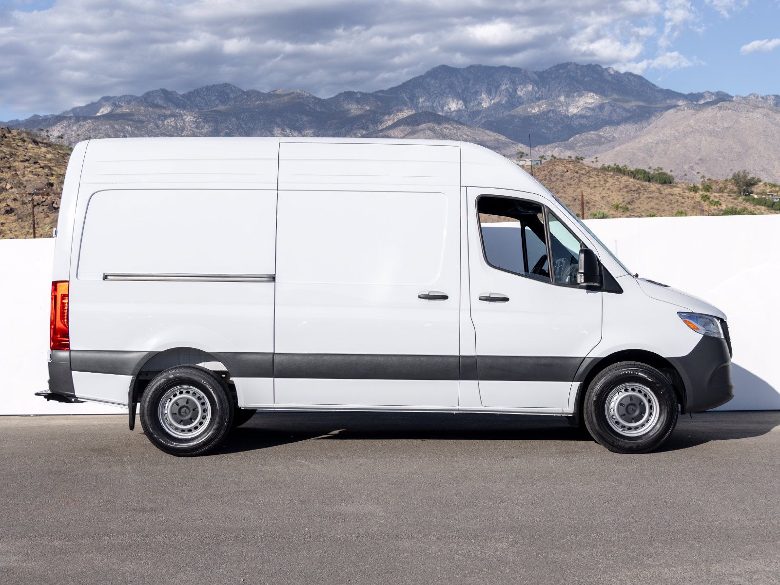 2027 Mercedes-Benz Sprinter 2500 Cargo 144 WB