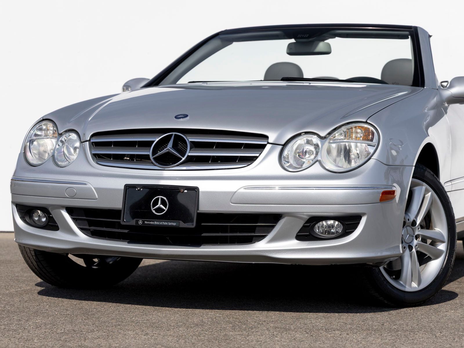 Used 2007 Mercedes-Benz CLK-Class CLK350 with VIN WDBTK56F97F223465 for sale in Palm Springs, CA