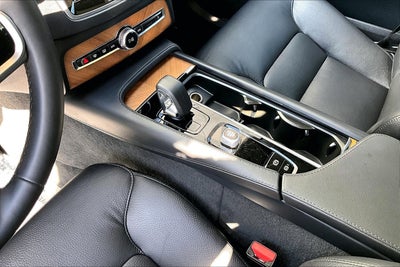 2025 Volvo XC90 B6 Plus 7-Seater
