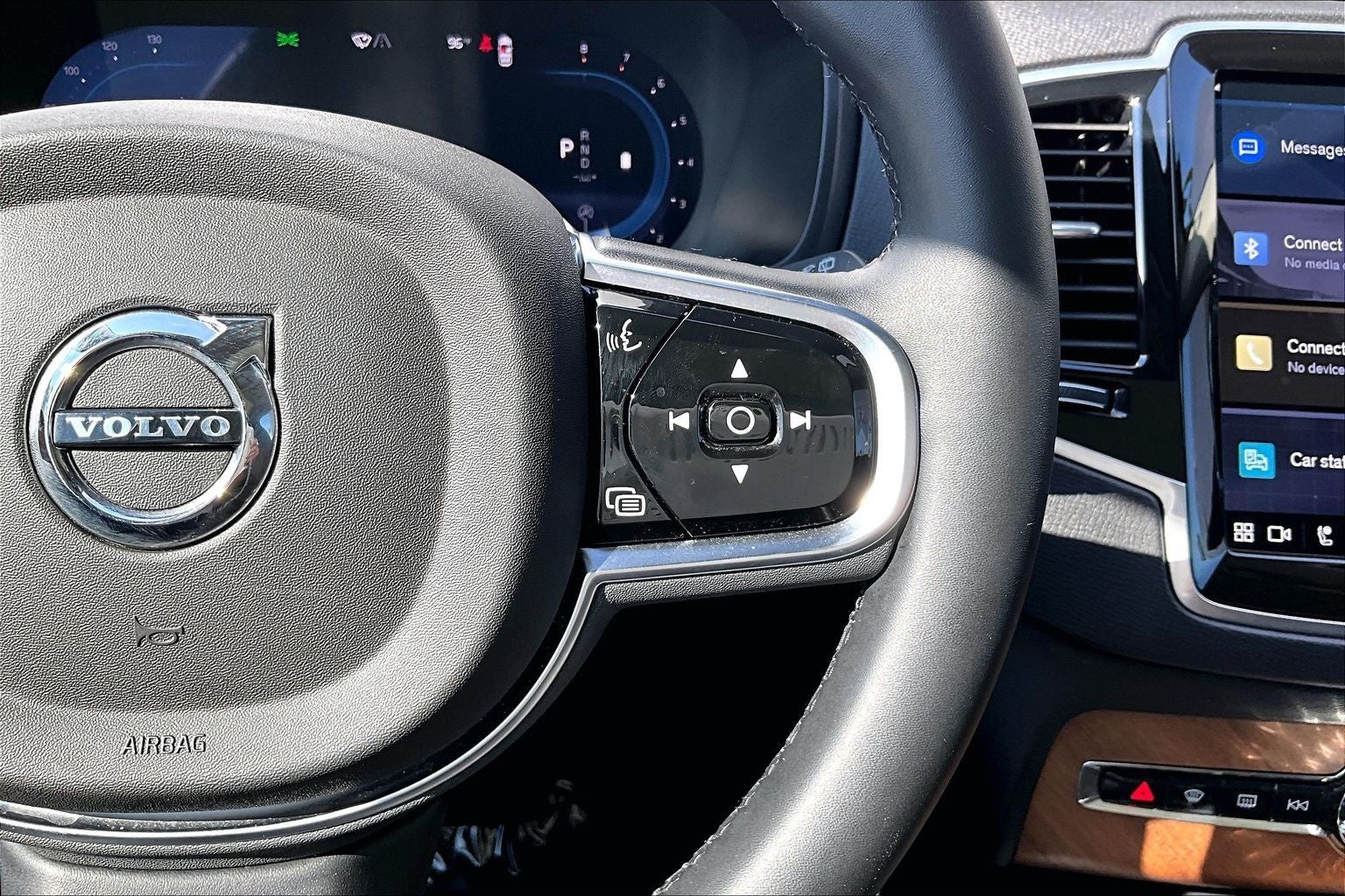 2025 Volvo XC90 B6 Plus 7-Seater