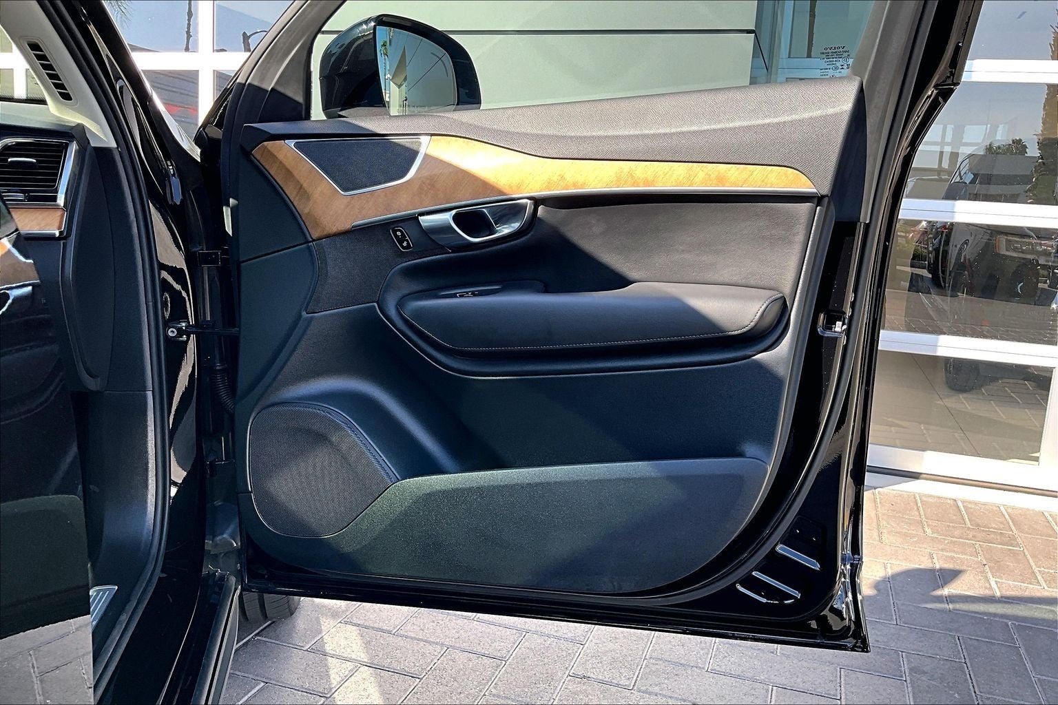 2025 Volvo XC90 B6 Plus 7-Seater