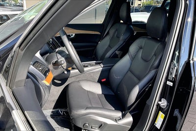 2025 Volvo XC90 B6 Plus 7-Seater