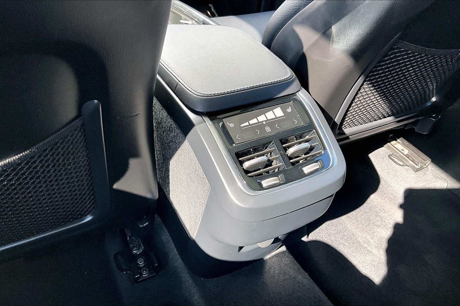 2025 Volvo XC90 B6 Plus 7-Seater