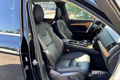 2025 Volvo XC90 B6 Plus 7-Seater