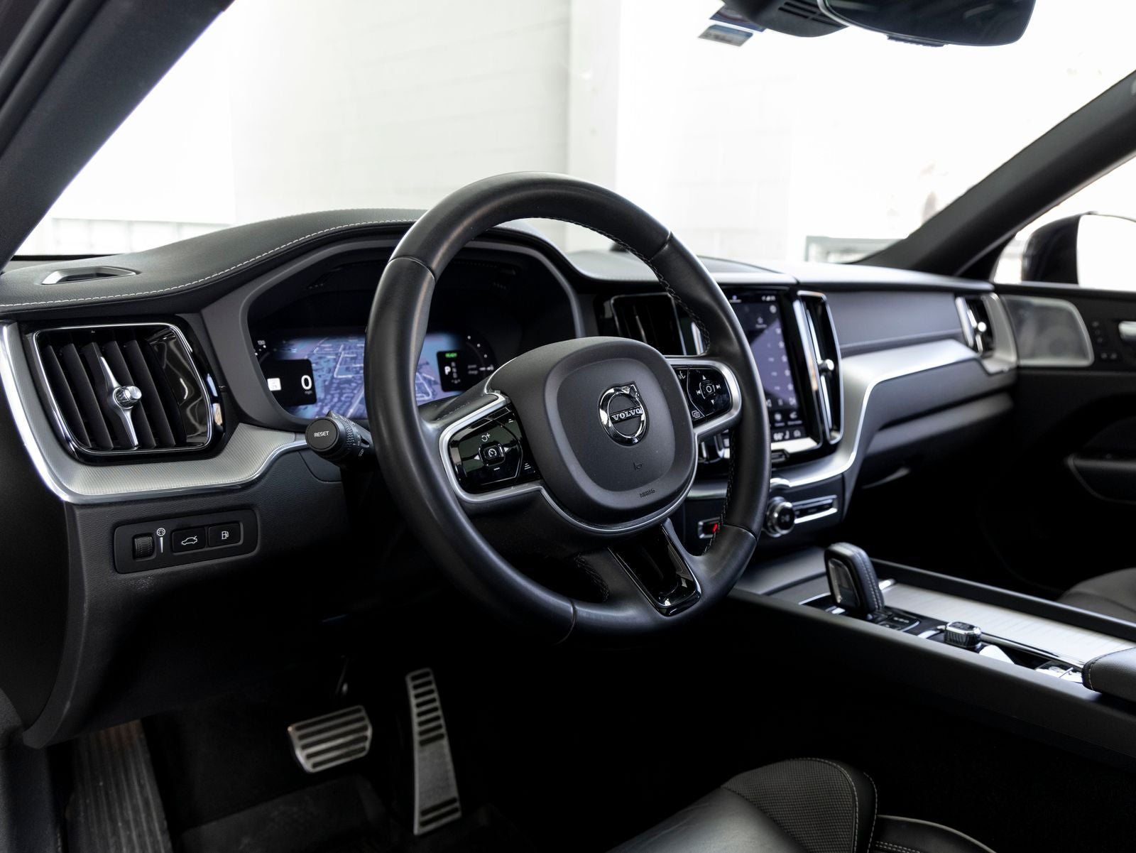 2022 Volvo XC60 Recharge Plug-In Hybrid T8 R-Design