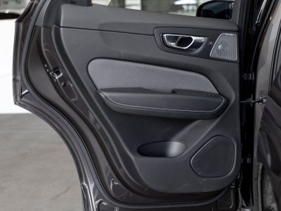2022 Volvo XC60 Recharge Plug-In Hybrid T8 R-Design