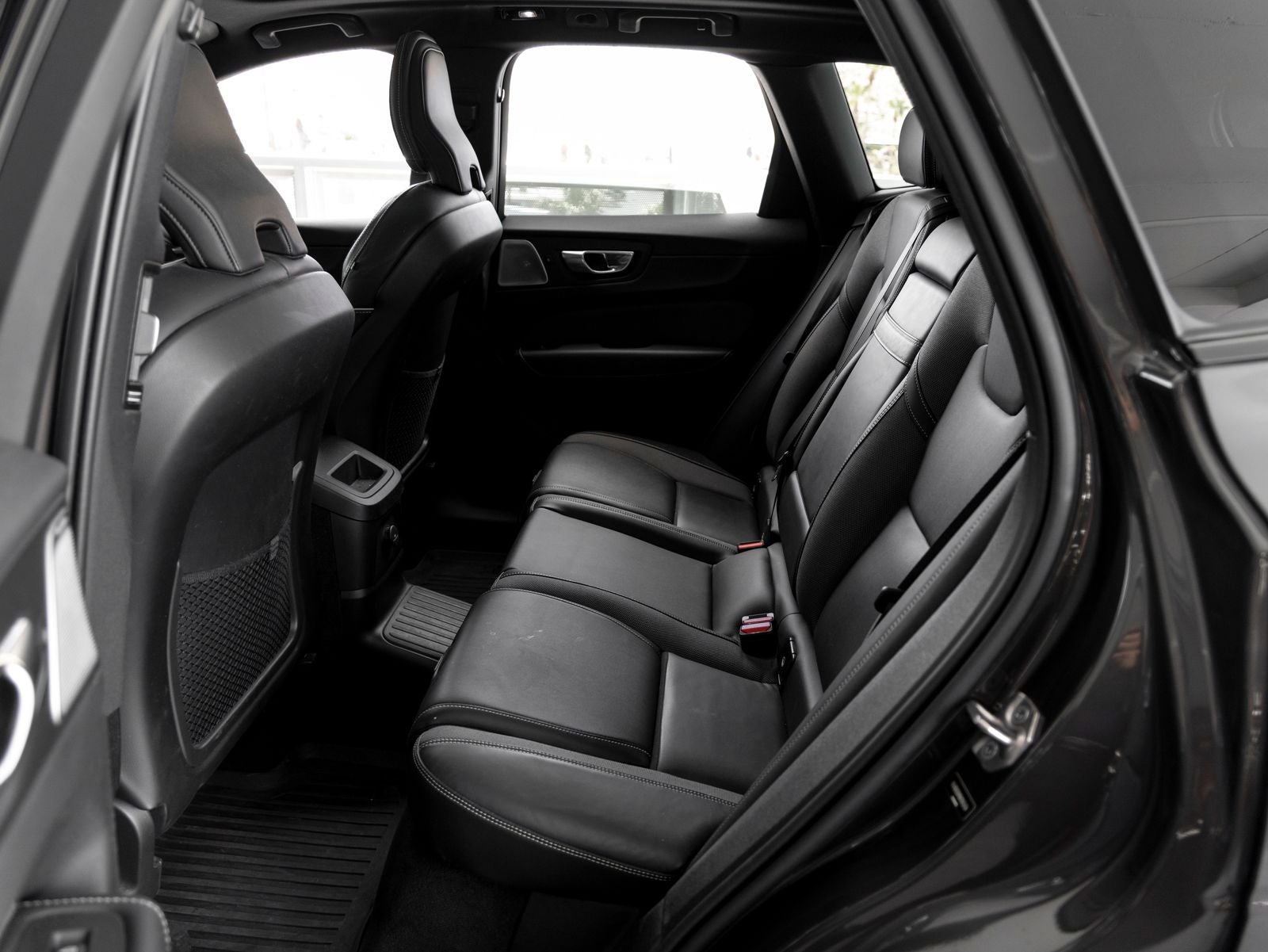 2022 Volvo XC60 Recharge Plug-In Hybrid T8 R-Design