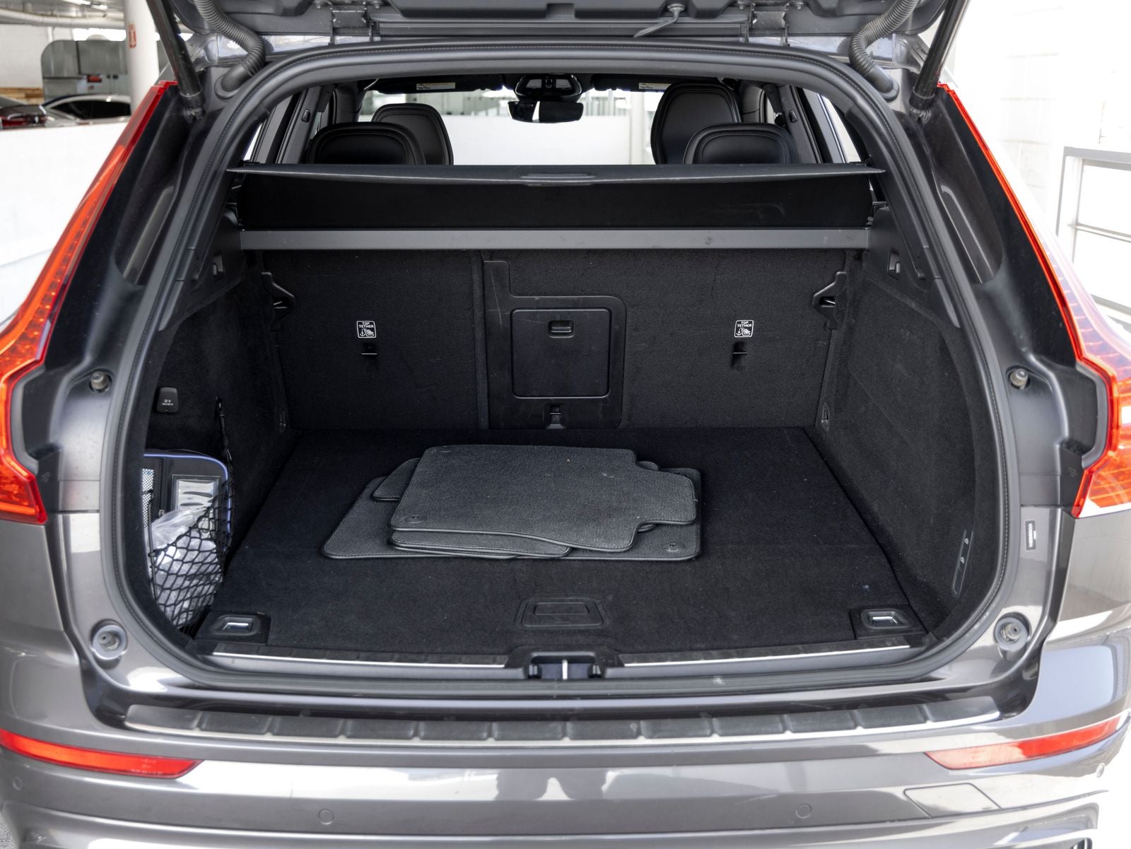 2022 Volvo XC60 Recharge Plug-In Hybrid T8 R-Design