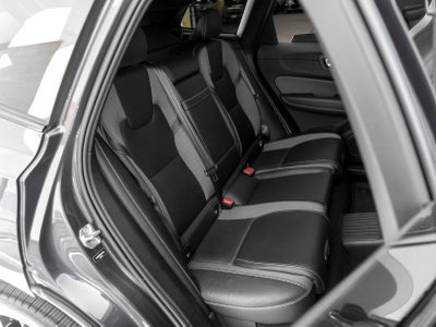 2022 Volvo XC60 Recharge Plug-In Hybrid T8 R-Design