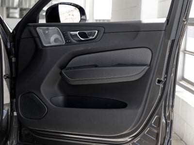2022 Volvo XC60 Recharge Plug-In Hybrid T8 R-Design