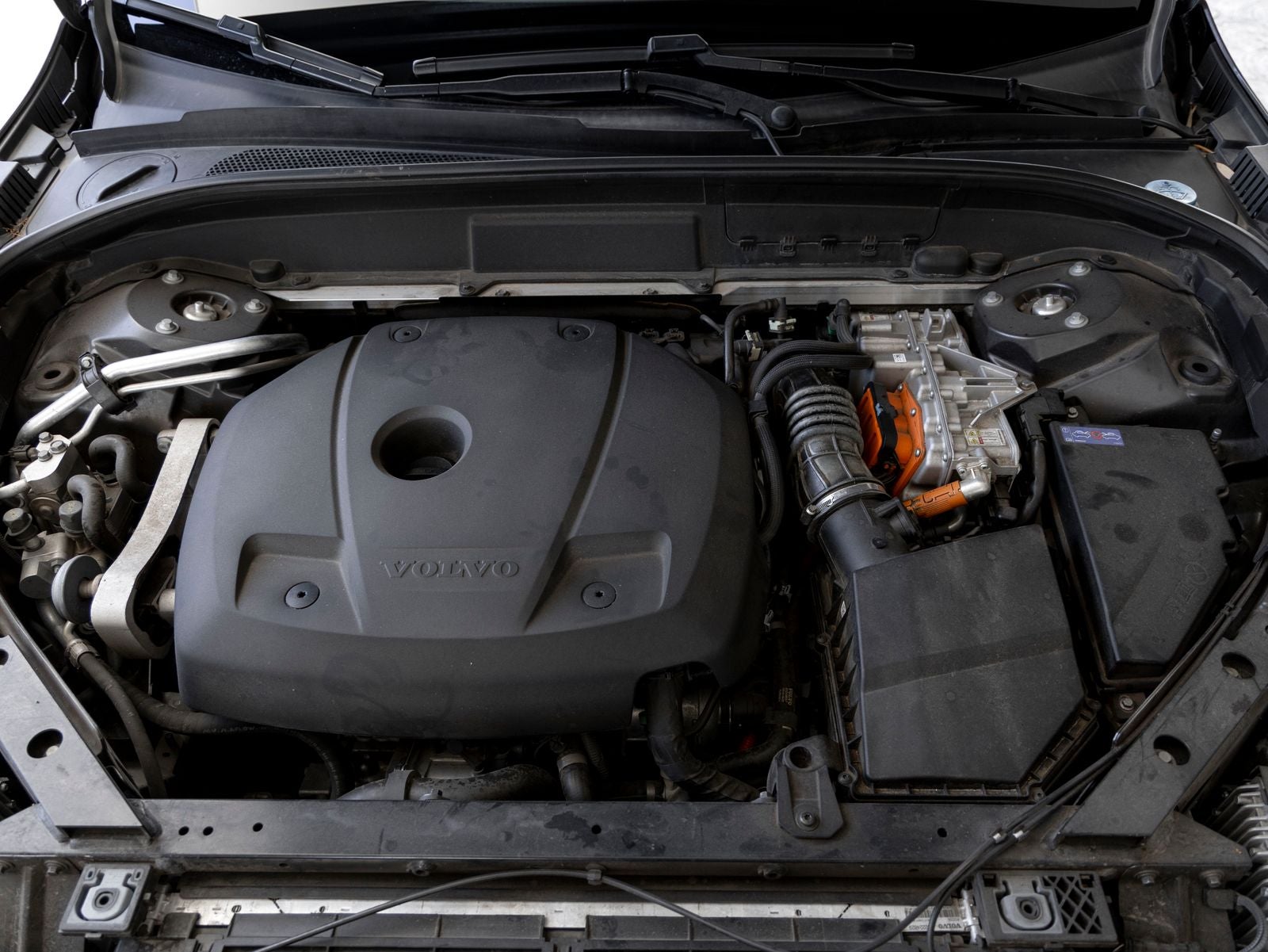 2022 Volvo XC60 Recharge Plug-In Hybrid T8 R-Design