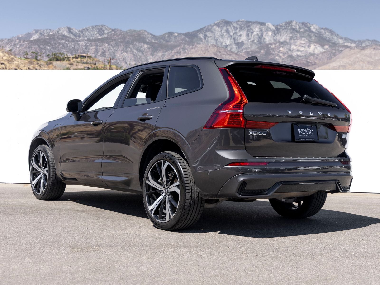 2022 Volvo XC60 Recharge Plug-In Hybrid T8 R-Design