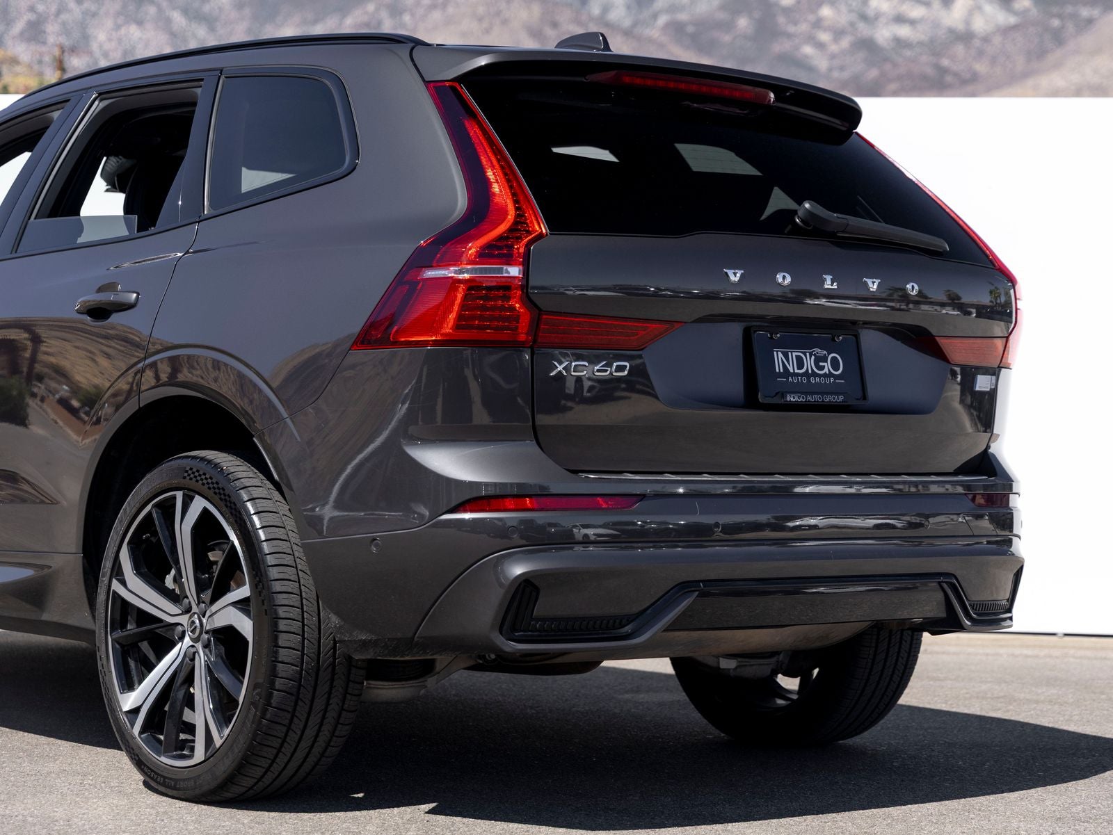 2022 Volvo XC60 Recharge Plug-In Hybrid T8 R-Design