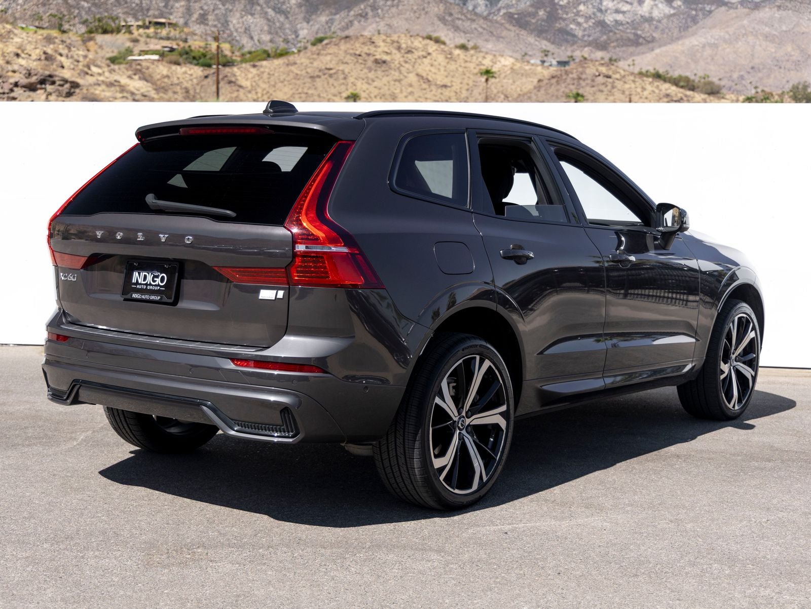 2022 Volvo XC60 Recharge Plug-In Hybrid T8 R-Design