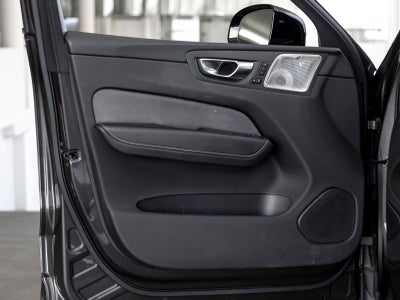 2022 Volvo XC60 Recharge Plug-In Hybrid T8 R-Design