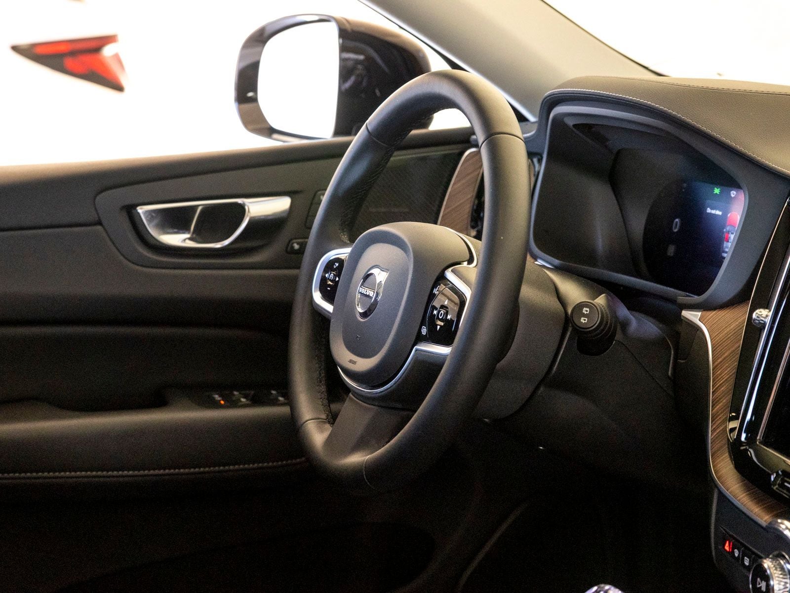 2023 Volvo XC60 Recharge Plug-In Hybrid Ultimate