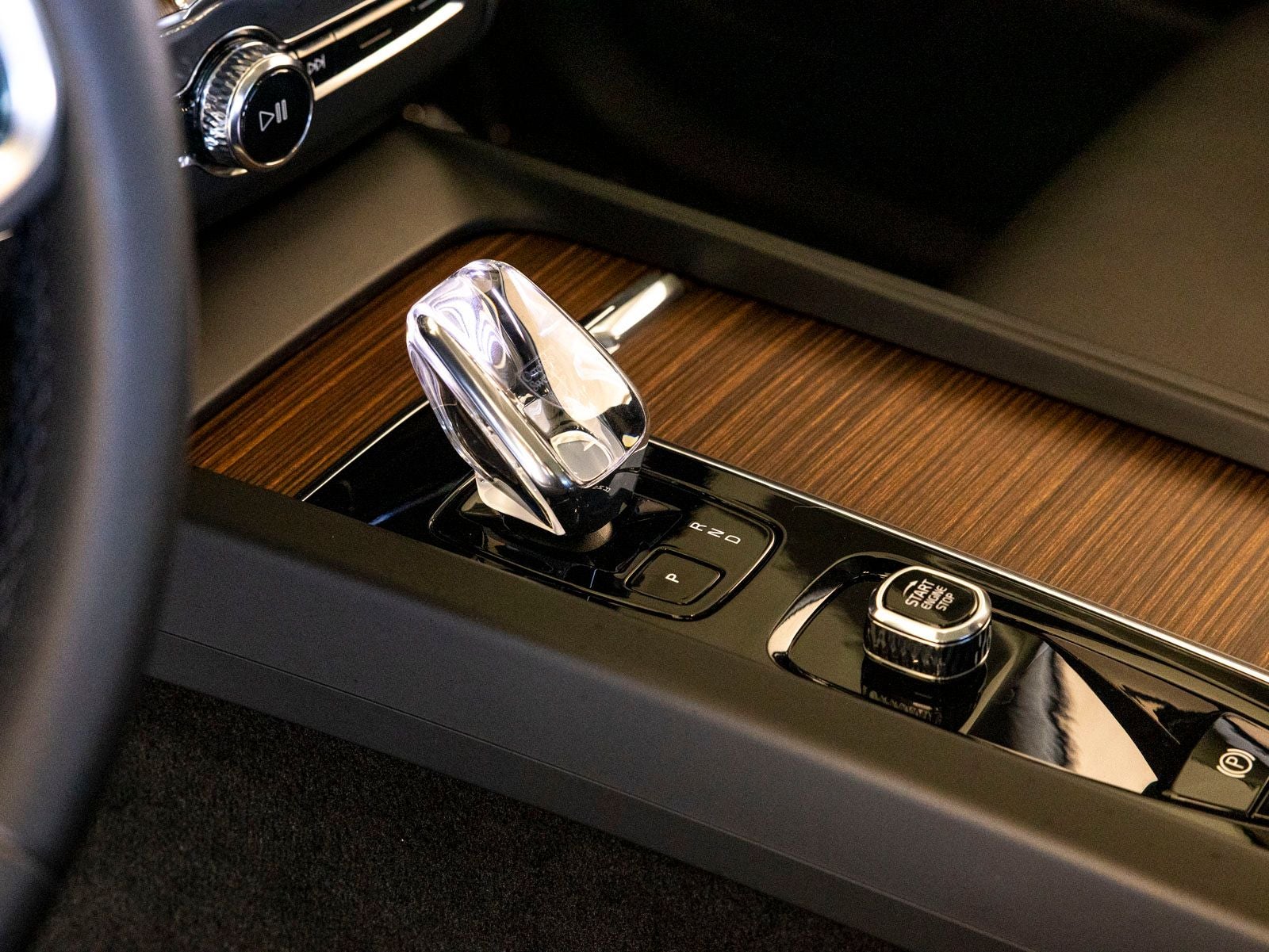 2023 Volvo XC60 Recharge Plug-In Hybrid Ultimate